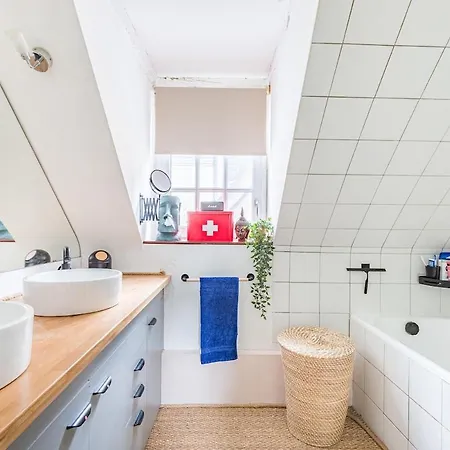 Vieux 2 Personnes 1 Min Plumereau *